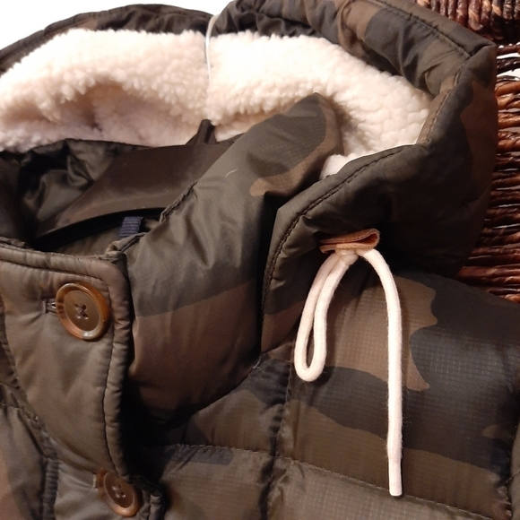Abercrombie & Fitch Feather Down Camo Print Puffer Jacket w/ Hood Sherpa Teddy - Picture 3 of 8